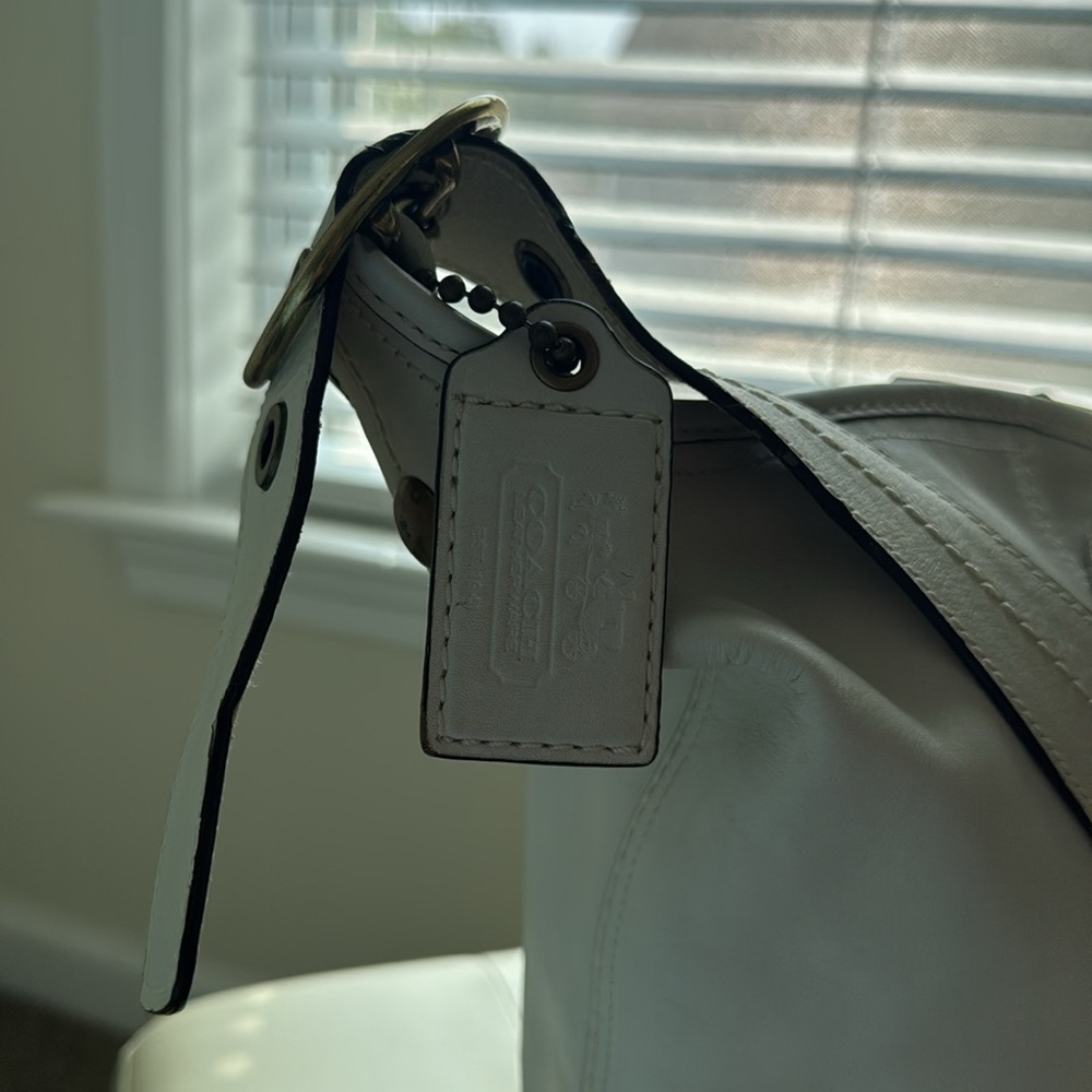 Coach White Sling /Shoulder Leather Bucket Bag - Picture 3 of 13